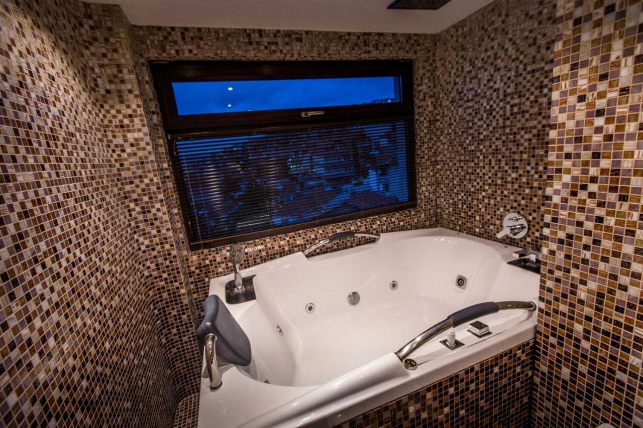 Bentley Apartments Приштина Экстерьер фото