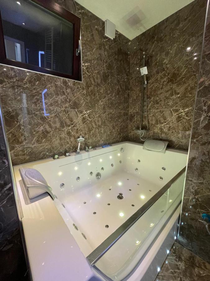 Bentley Apartments Приштина Экстерьер фото