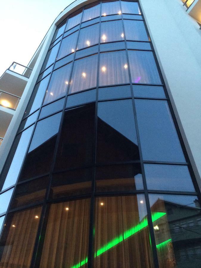 Bentley Apartments Приштина Экстерьер фото